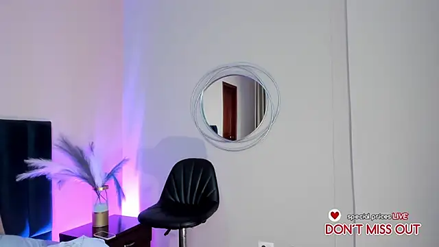 VaiaLowell's cam snapshot