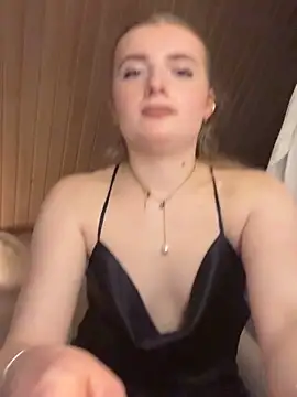 MilaLuxe live sex cam