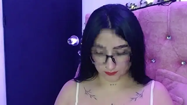 SeleneMore's cam snapshot