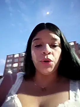 Layla-daring live sex cam