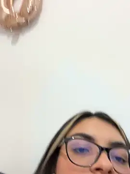 Cat2525 live sex cam