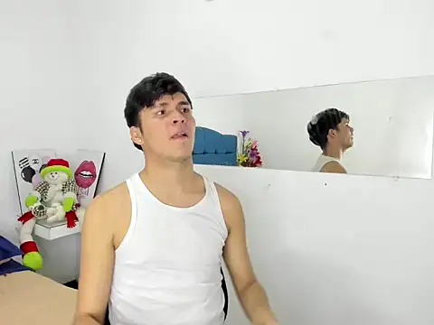 Aaron_Foxxx live sex cam