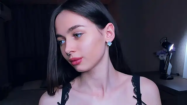 YvonneRobes live sex cam