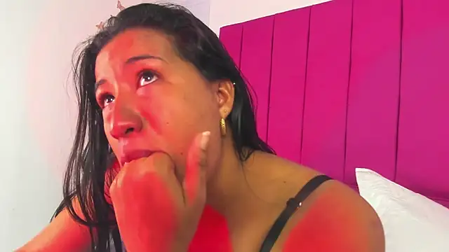 Mia_Miller001's cam snapshot