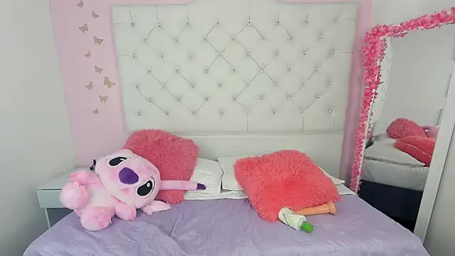 polly_wolf's cam snapshot