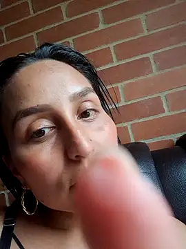 LunaRouuse_'s cam snapshot