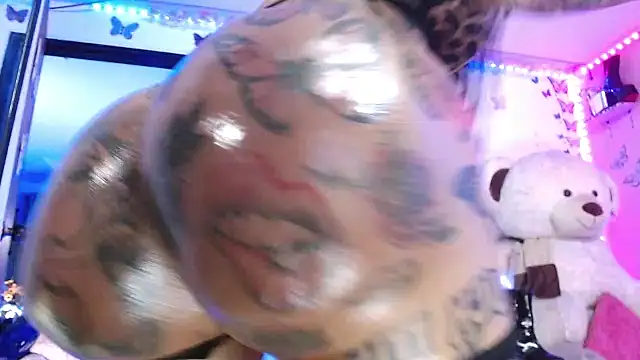 goddess_BigassCock live sex cam