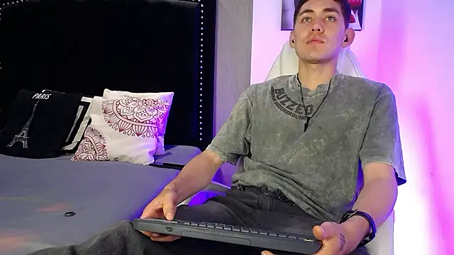 LoganFoster_ live sex cam