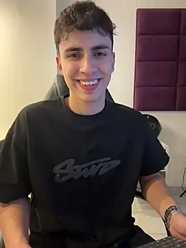 AdrianRinaldi live sex cam