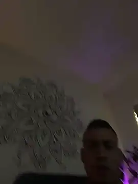 aaroncolombia live sex cam