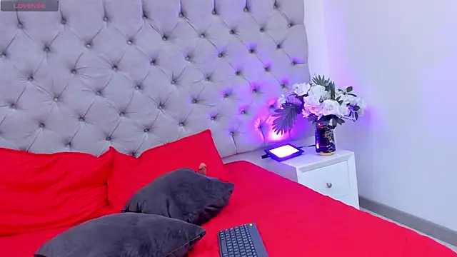 AriianaRousse's cam snapshot