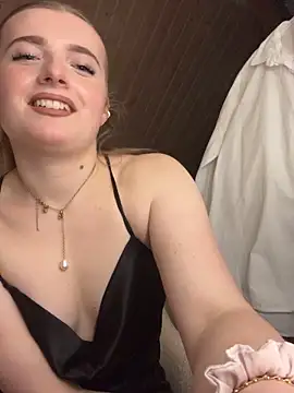 MilaLuxe live sex cam