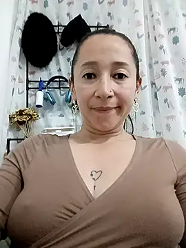 emilypoppy3 live sex cam