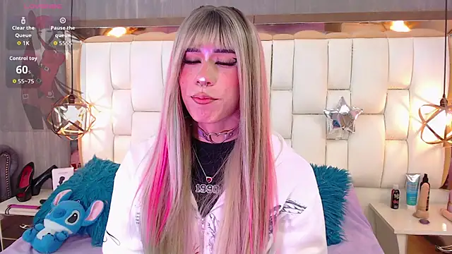 Foxxy_Doll live sex cam