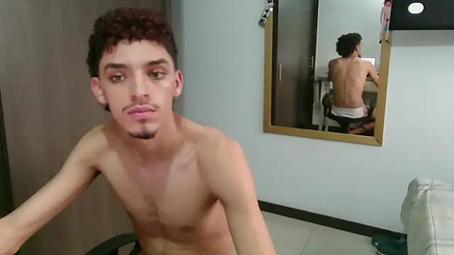 skinnypipe live sex cam