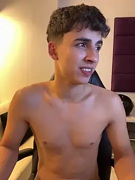 AdrianRinaldi live sex cam