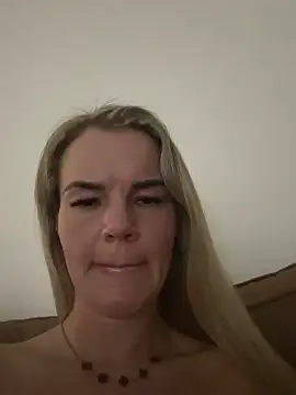 Cutebrowneyes_ live sex cam