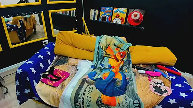 FlirtyMary live sex cam