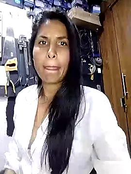 daringandunique's cam snapshot