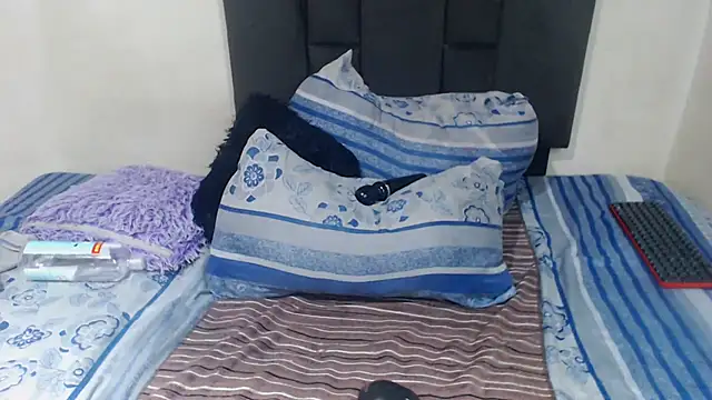 GoldenBigAssCurvy's cam snapshot