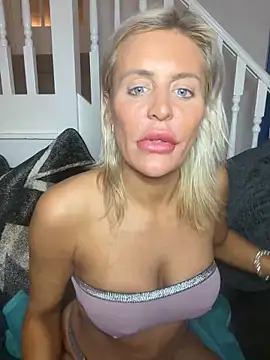 AliceDx's cam snapshot