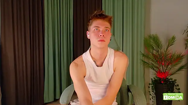 Fred_Cute's cam snapshot