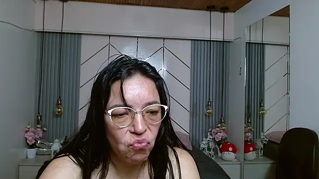 RubyThompson_'s cam snapshot