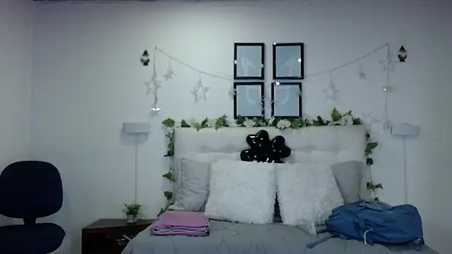 Megan_05_'s cam snapshot