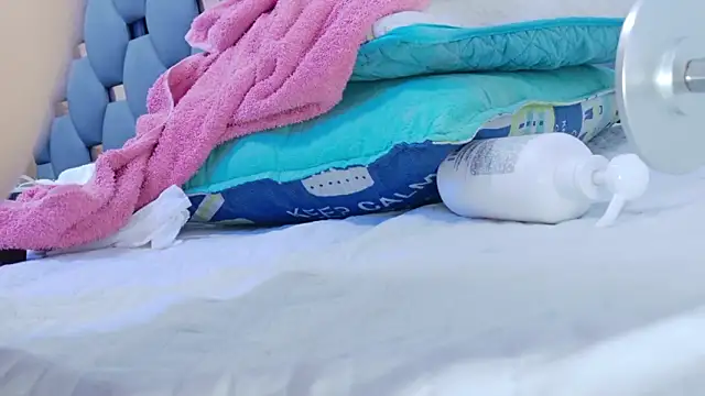 juliette_pretty_'s cam snapshot