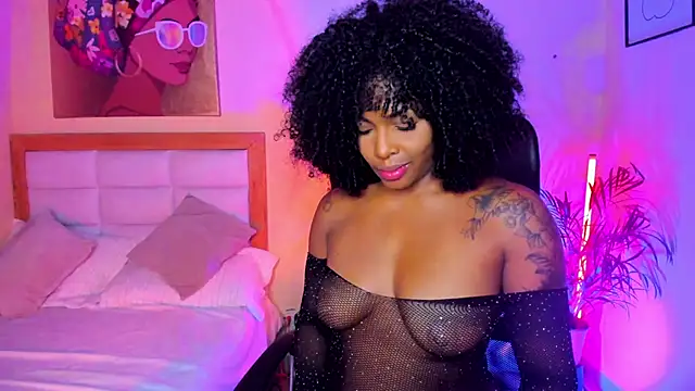 AitanaBrown_'s cam snapshot