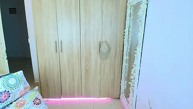 Nanami_19's cam snapshot