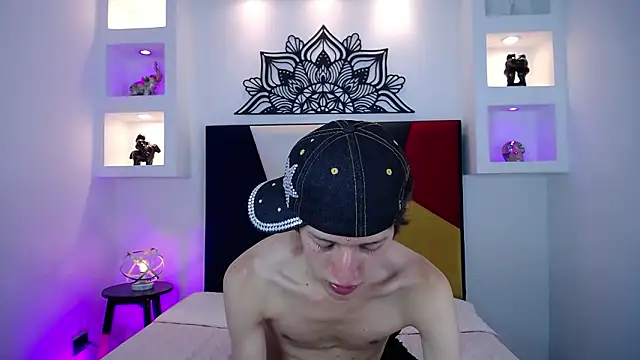 Emo_Boy_ live sex cam