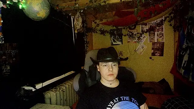 iloveCrocodiles's cam snapshot