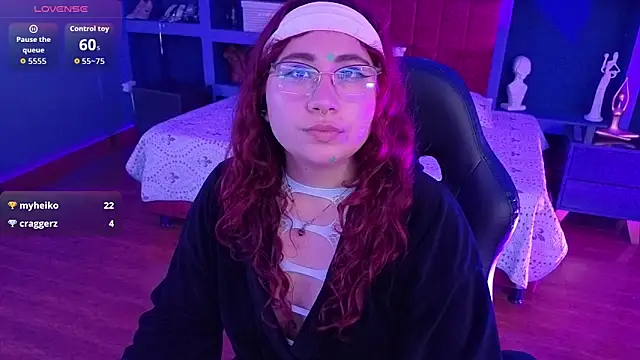 littlee_red's cam snapshot