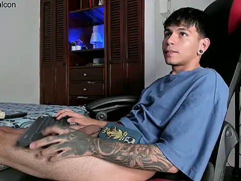 Austin_falcon's cam snapshot