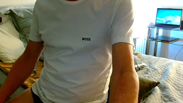 ImYourXtoy's cam snapshot