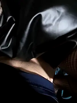 nyrazen live sex cam