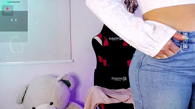 Lia_Tinez live sex cam