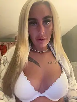 EllieMaeBaby's cam snapshot