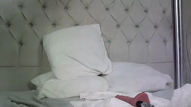 carolinesampaio live sex cam