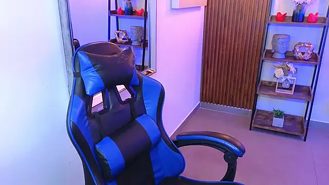 Kenya--Buhle live sex cam