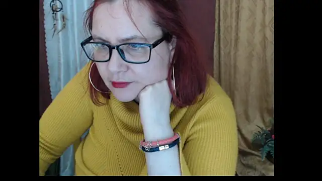 PlayfullMature's cam snapshot