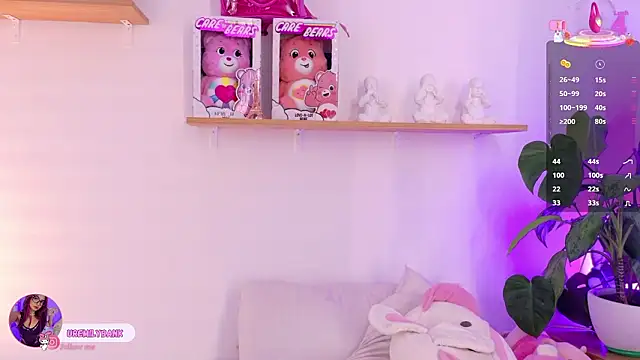 emily_bank's cam snapshot