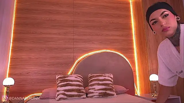 danna_berlin_'s cam snapshot