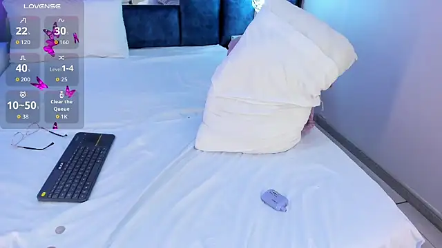 AmmyJones_'s cam snapshot