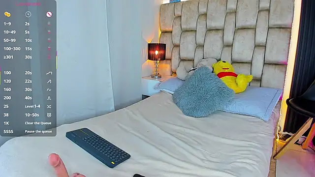 little_sophie18's cam snapshot