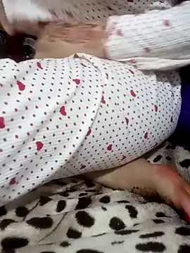 Bombamom's cam snapshot