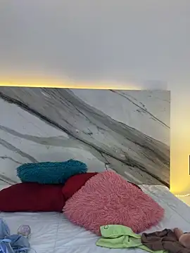 thamiina_'s cam snapshot