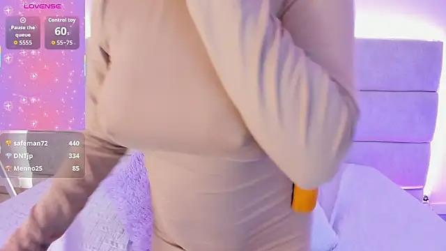 _Nadiaa's cam snapshot