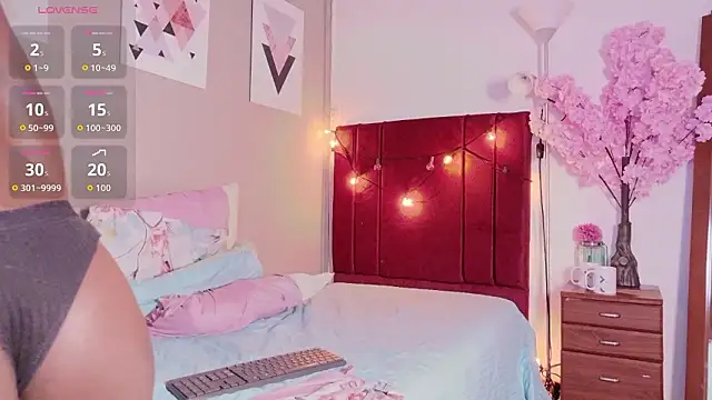 cutielittleebonyy's cam snapshot